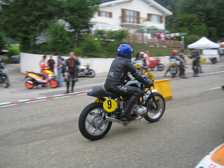 BMW 1000