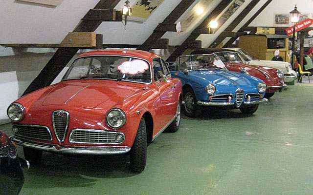 Von vorne nach hinten: Alfa Romeo Giulietta Sprint, Alf Romeo Giulietta Spyder, Porsche 356, Porsche 912