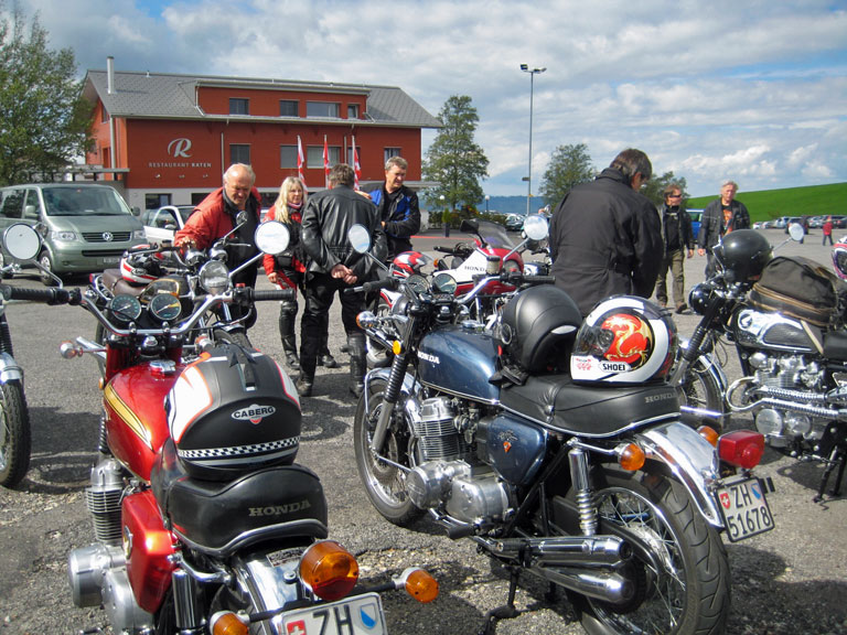 11:32, CB750, links K0 und rechts K1