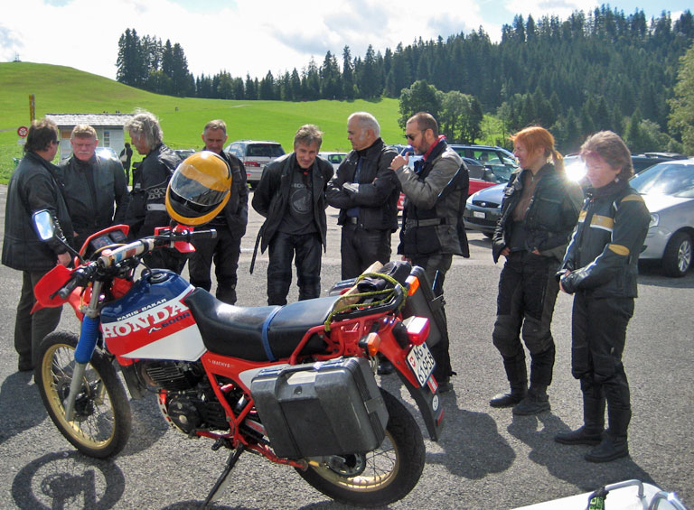 11:47, eine XL 600 R