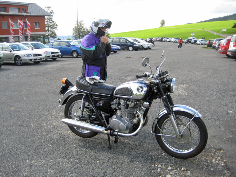 15:17, die letzten machen sich auf den Heimweg.